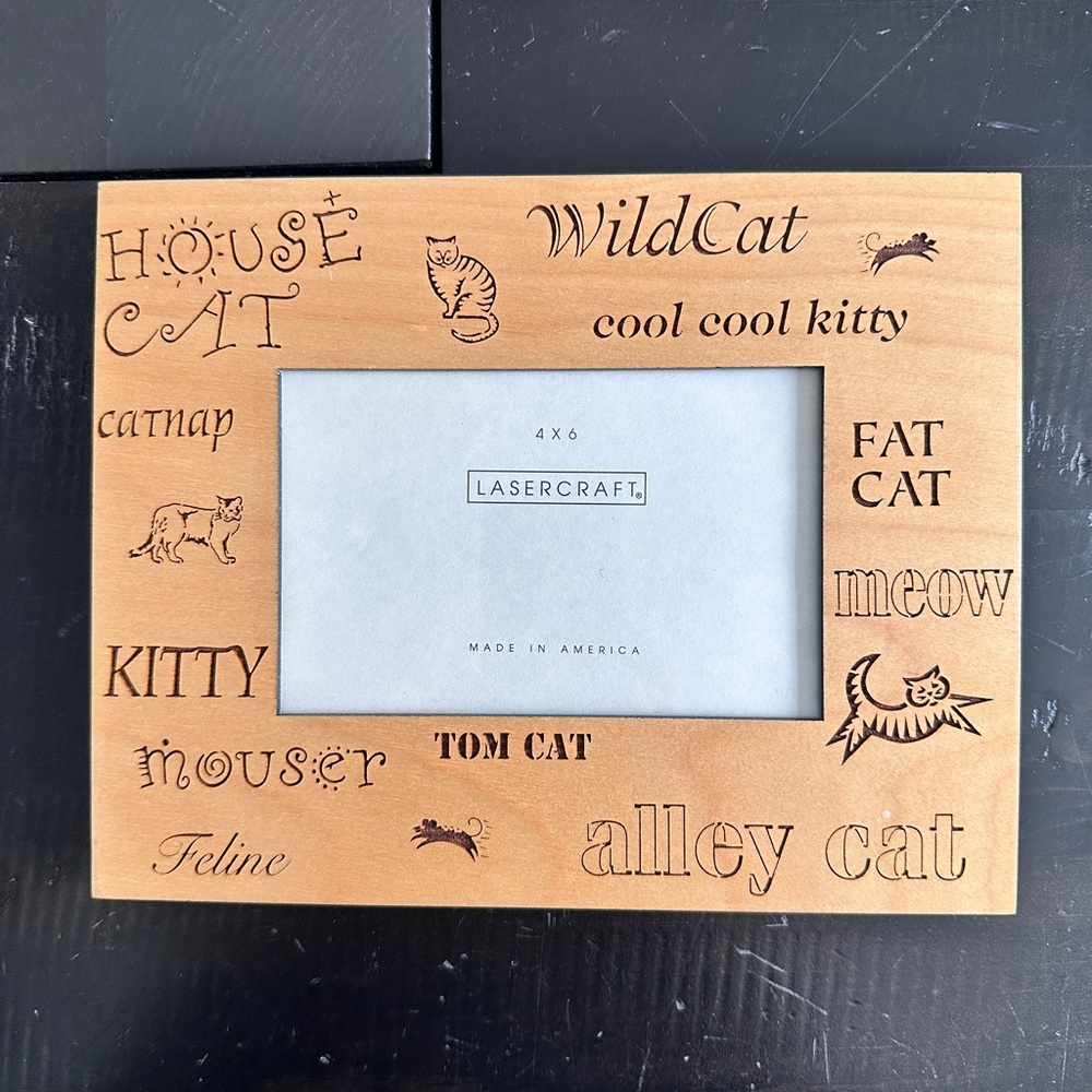 LaserCraft Wooden Cat-Themed 4x6 Picture Frame - Natural Wood
